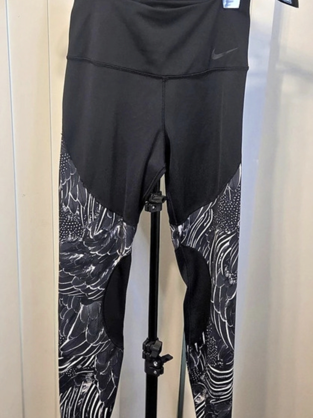 Nike Pro Dri-FIT Graphic Leggings Black & White Small